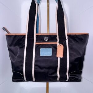 Coach Hamptons weekend Expandable